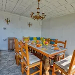 Pezzo 2-bedroom Lakeview With Shared Garden And Terrace Apartment San Siro (Lombardy)