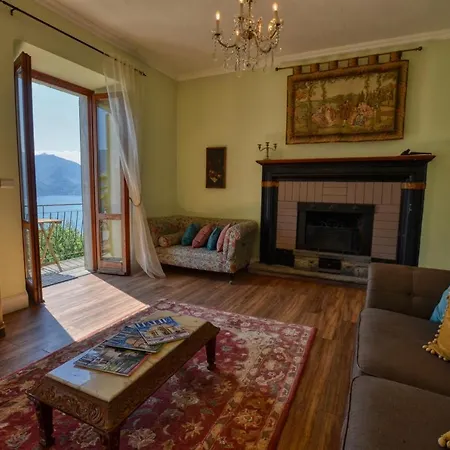 Apartment Pezzo 2-bedroom Lakeview With Shared Garden And Terrace