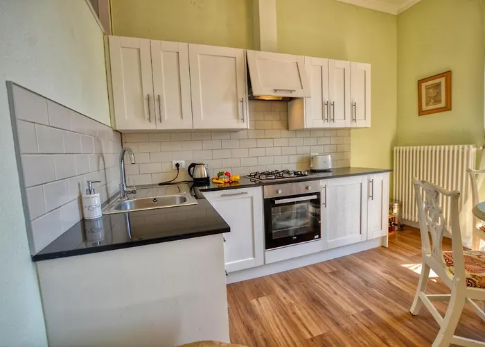 شقة Pezzo 2-bedroom Lakeview With Shared Garden And Terrace