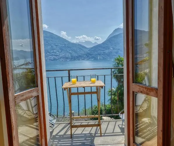 Pezzo 2-bedroom Lakeview With Shared Garden And Terrace سان سيرو
